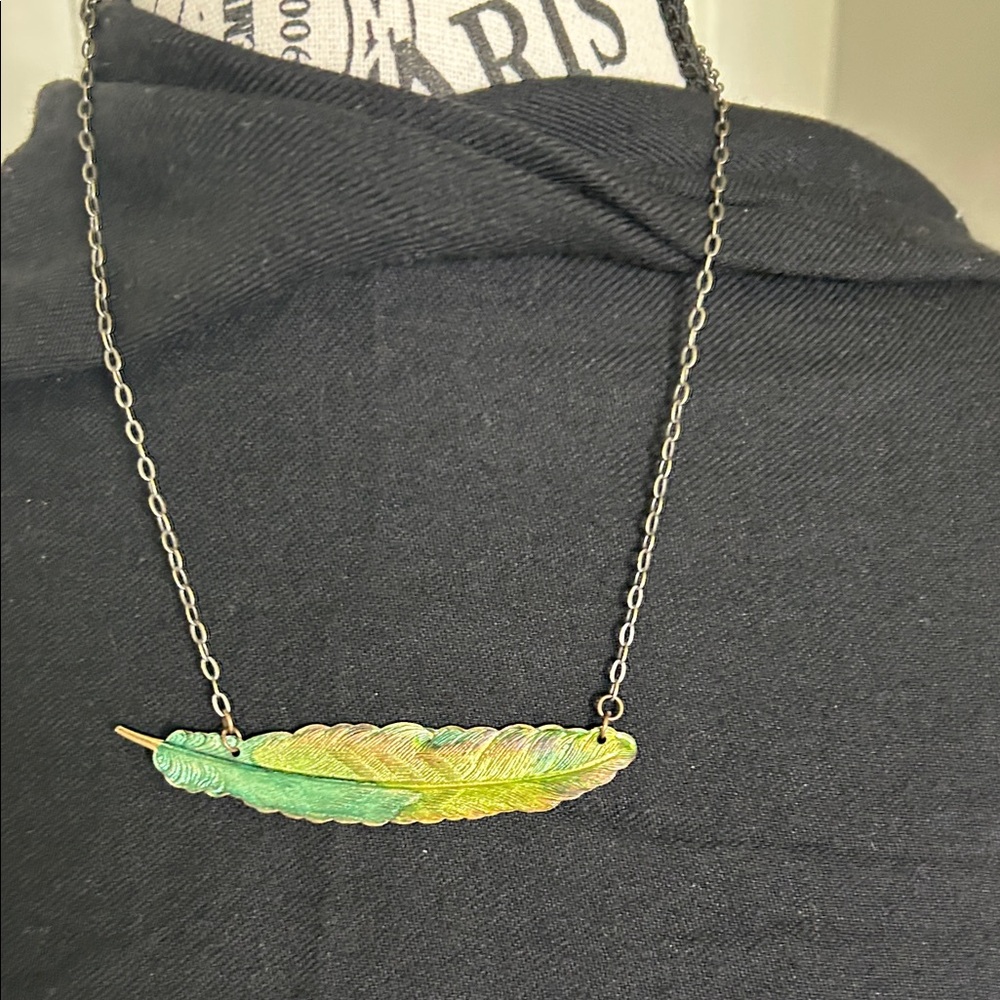 NWOT Hand Painted Feather Pendant Necklace